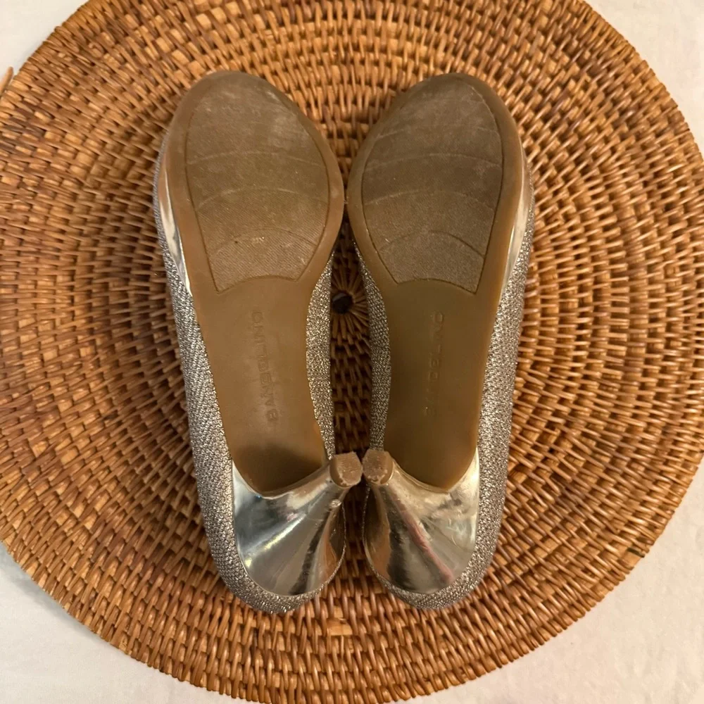Bandolino Shimmering Silver Gold Heels‎